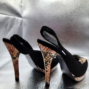 BCBG Black Heels Sz: 5.5